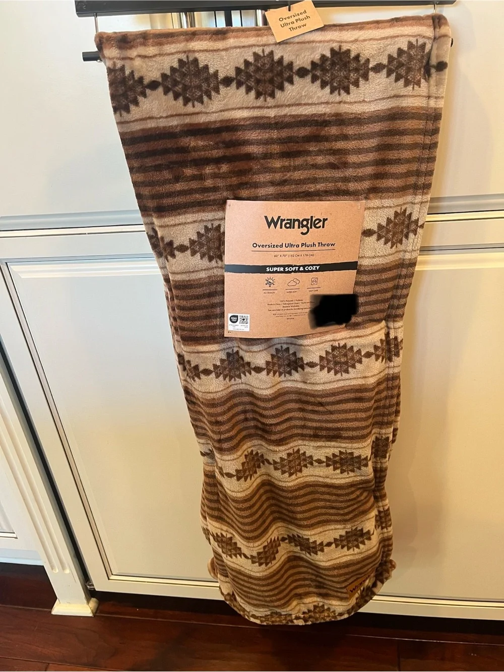 Wrangler Plush Throw Blanket in Brown and Tan